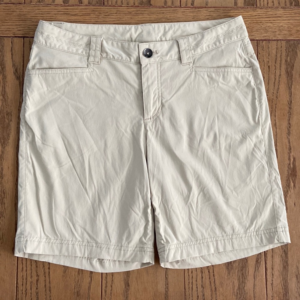 Eddie Bauer Nylon Stretch Travex 8” Bermuda Hiking Shorts ~ Khaki ~ Size 2